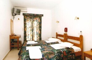 Caja de seguridad en la habitación, cortinas blackout y wifi gratis 