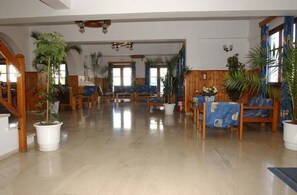 Desayuno para llevar (EUR 8 por persona) 