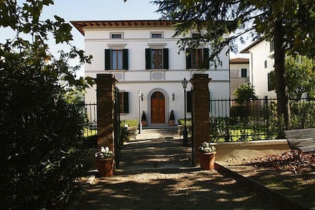 Exterior. Villa della Certosa