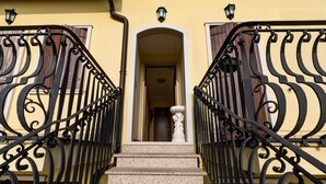 Standard Apartment, 3 Bedrooms, 2 Bathrooms (3-7 persone) | Vistas desde la habitación