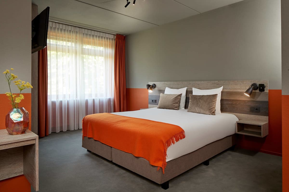 Deluxe Double or Twin Room | Premium bedding, desk, cots/infant beds, rollaway beds