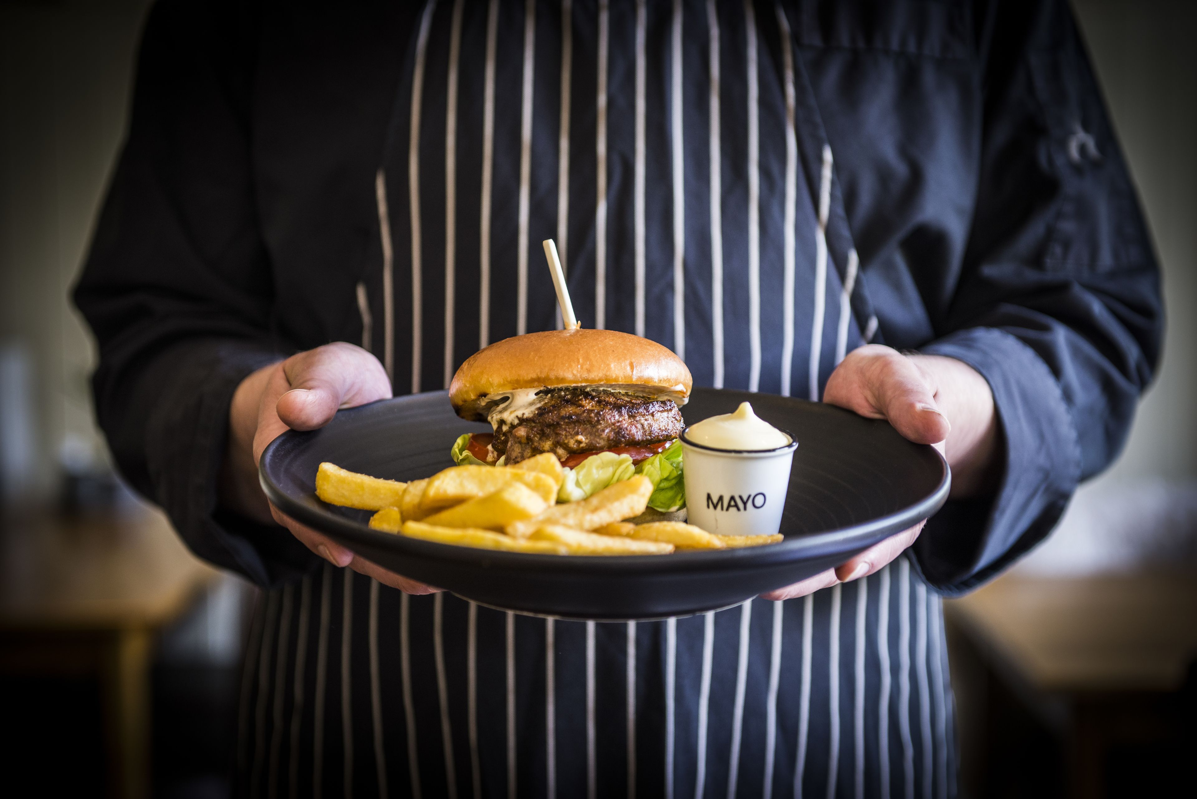 breakfast, lunch, dinner served; international cuisine