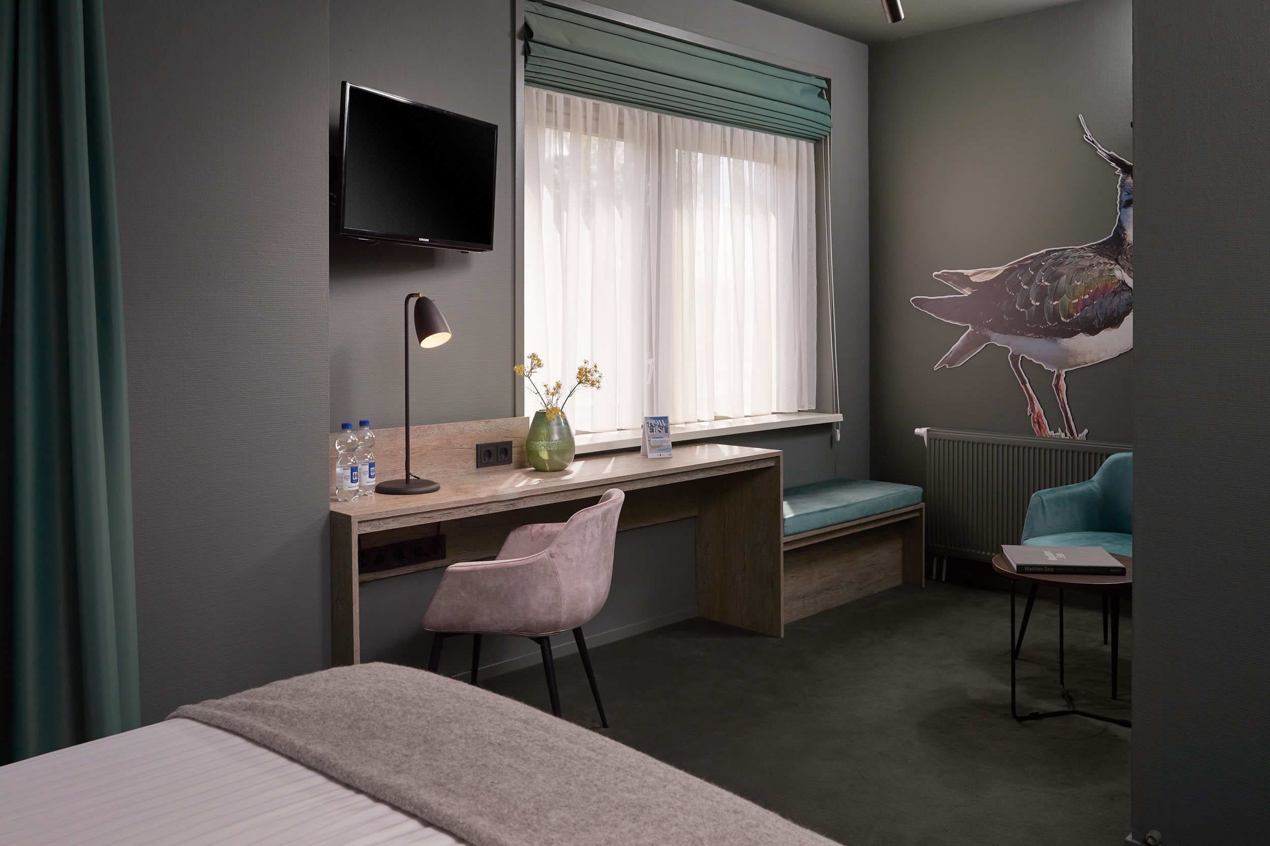 comfort double or twin room, bathtub | premium bedding, desk, cots/infant beds, rollaway beds