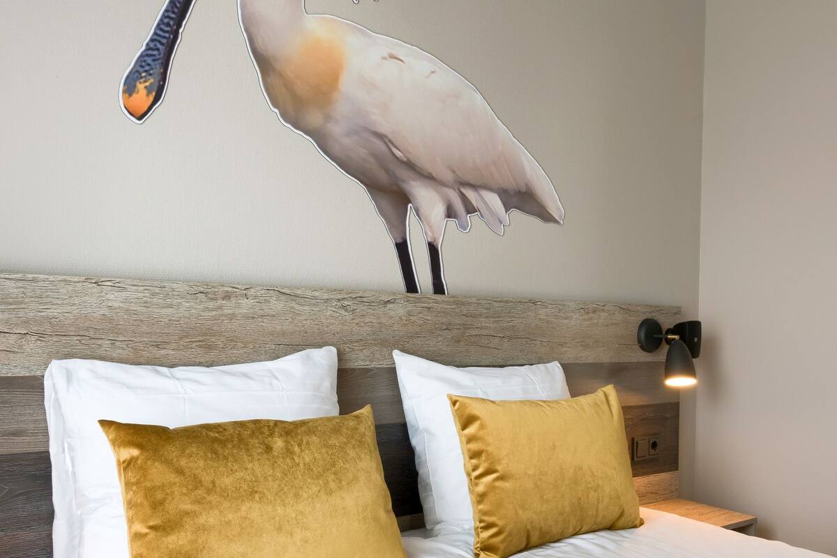 comfort double or twin room | premium bedding, desk, cots/infant beds, rollaway beds