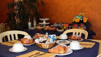 Tägliches inbegriffenes Frühstücksbuffet