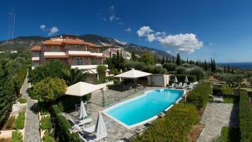 Hồ bơi ngoài trời, lều miễn phí, dù/ô trên bãi biển/hồ bơi