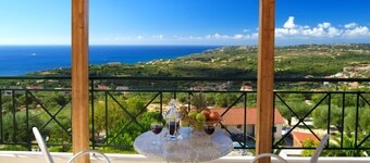 Nostos Studios & Apartments