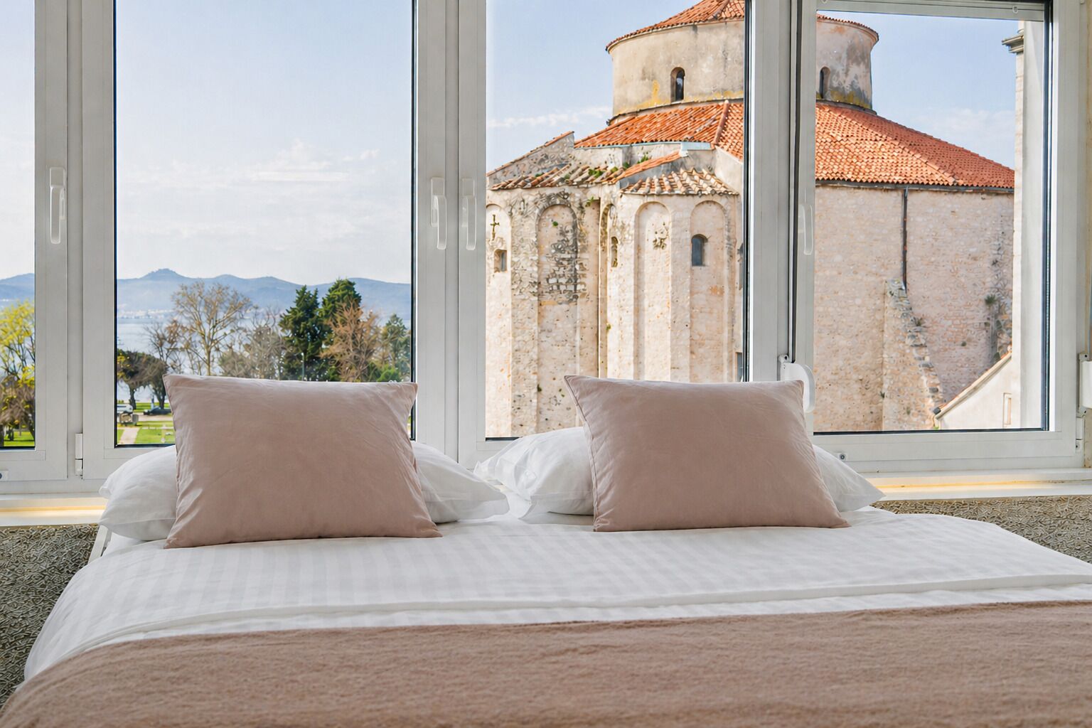 Superior Double Room | Desk, blackout drapes, soundproofing, iron/ironing board
