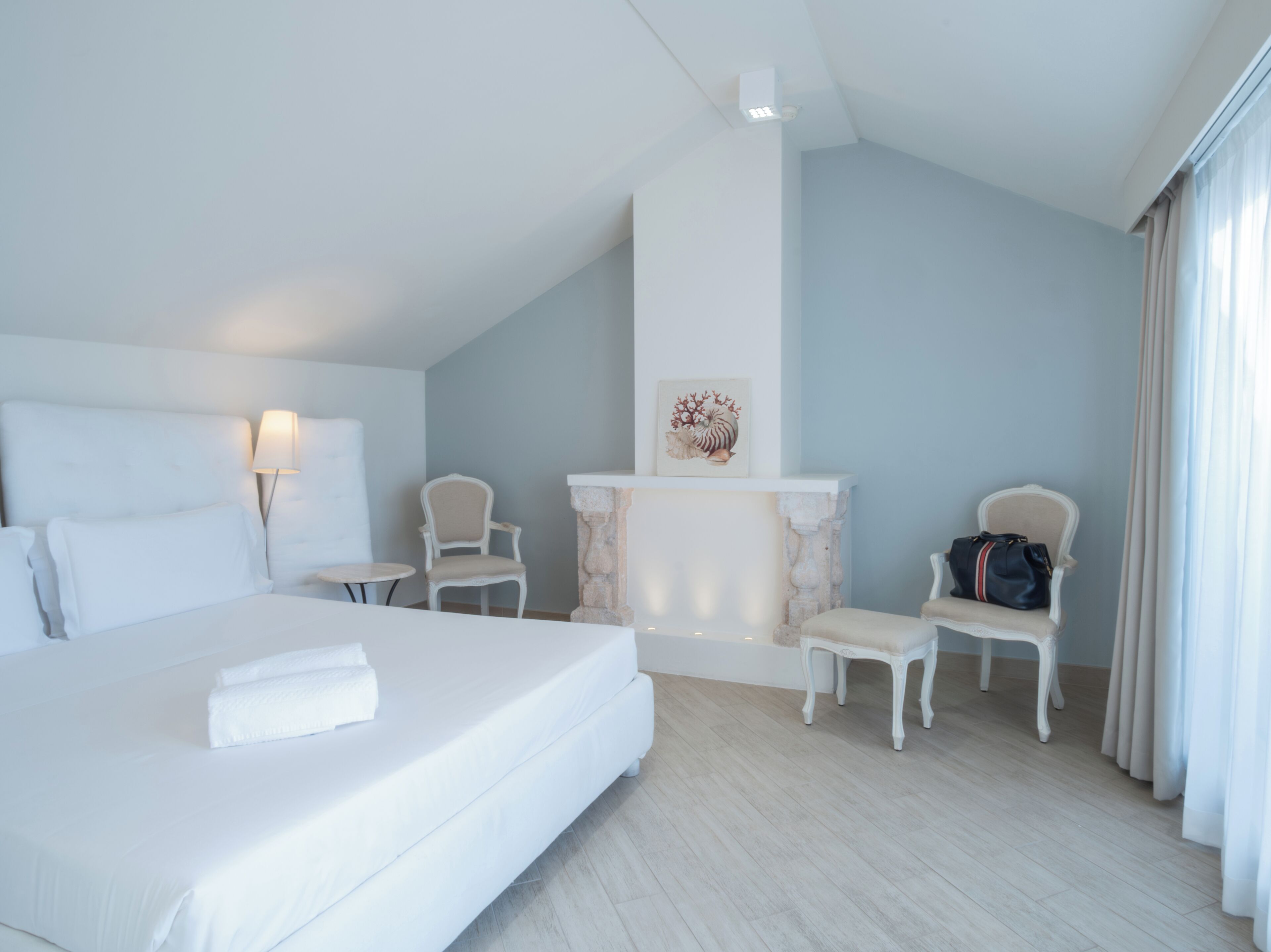 Suite | Roba de llit d'alta qualitat, cobrellits i minibar 