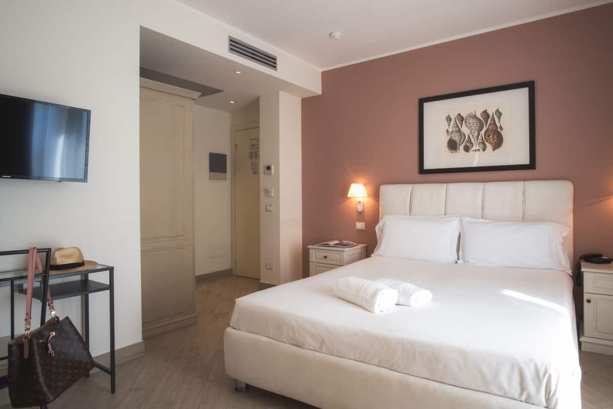 豪華客房, 海景 | 高級寢具、羽絨被、迷你吧、客房內保險箱