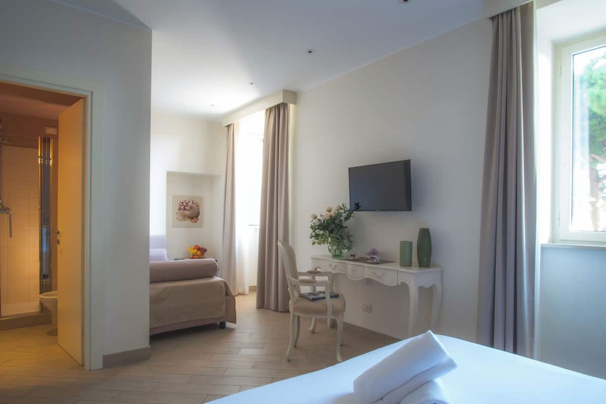 三人房, 海景 | 高級寢具、羽絨被、迷你吧、客房內保險箱