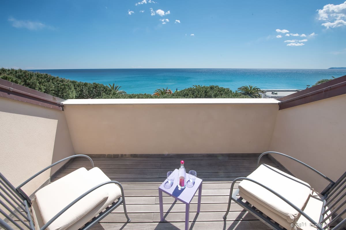 Double Room, Sea View | Premium bedding, down comforters, minibar, in-room safe