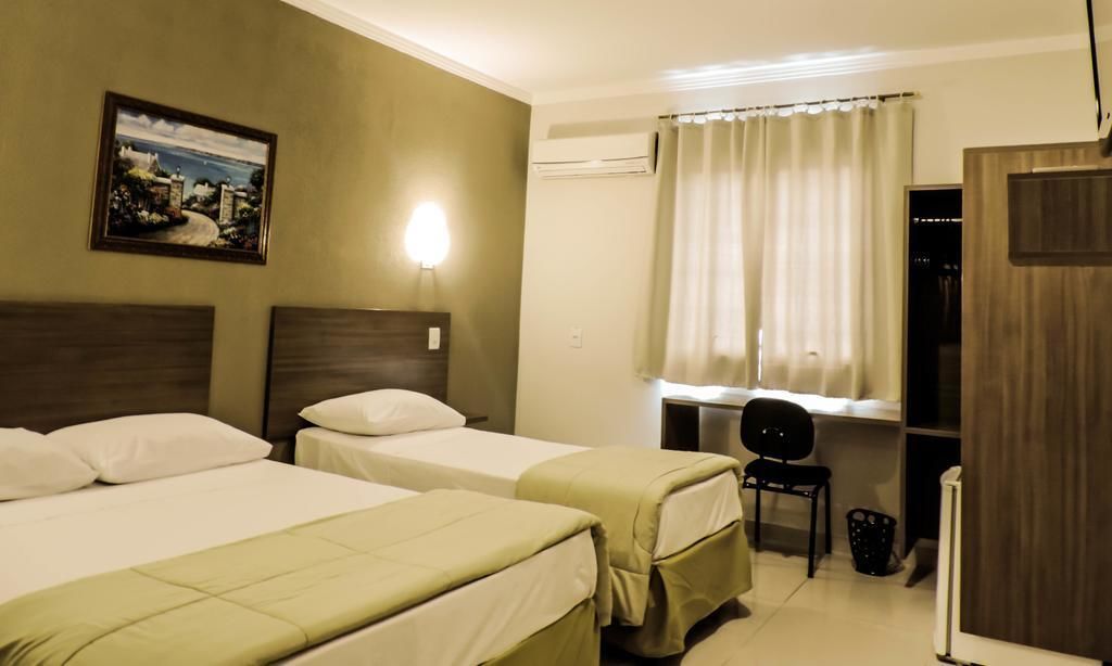 minibar, desk, soundproofing, iron/ironing board