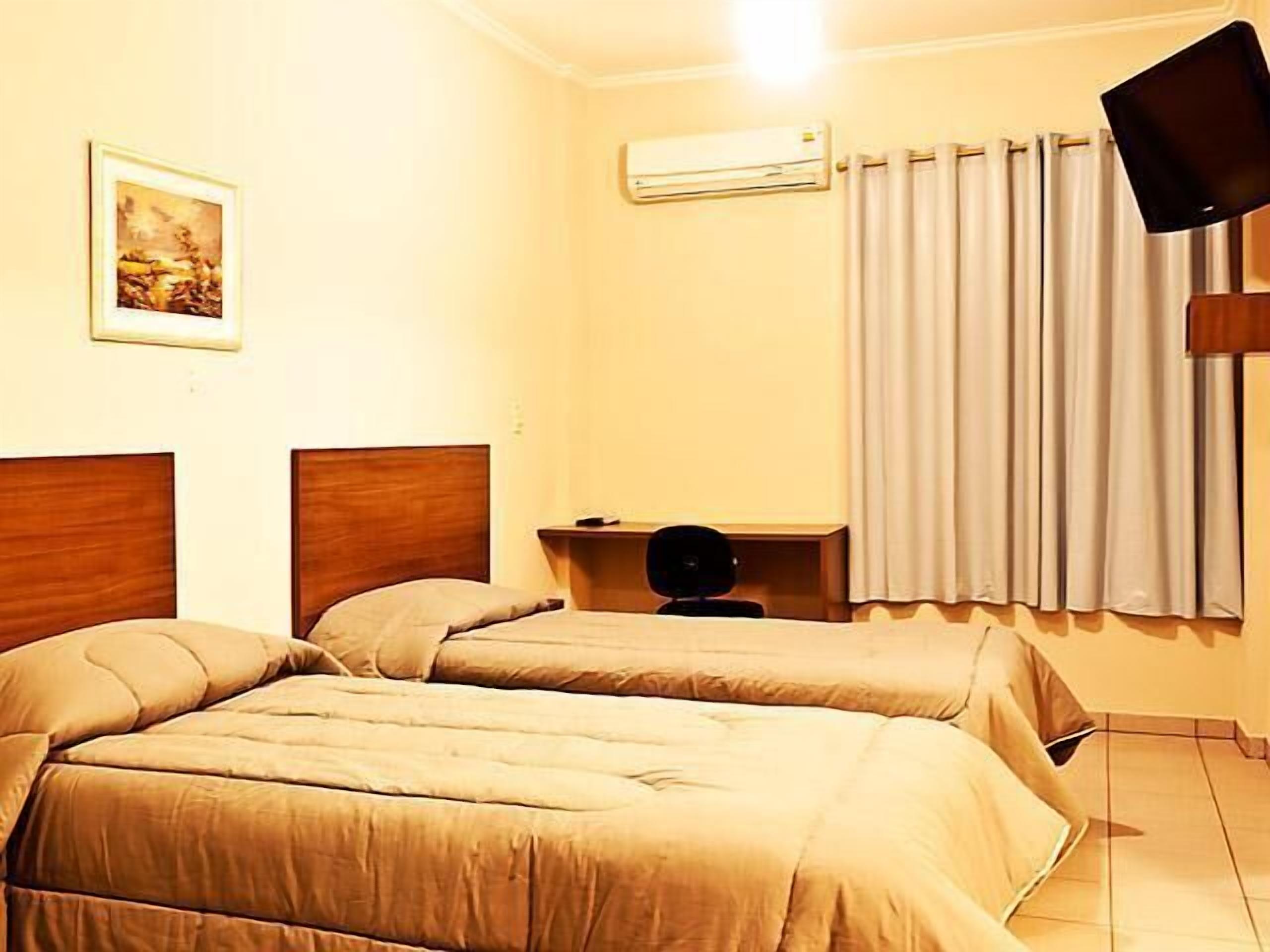 standard triple room | minibar, desk, soundproofing, iron/ironing board