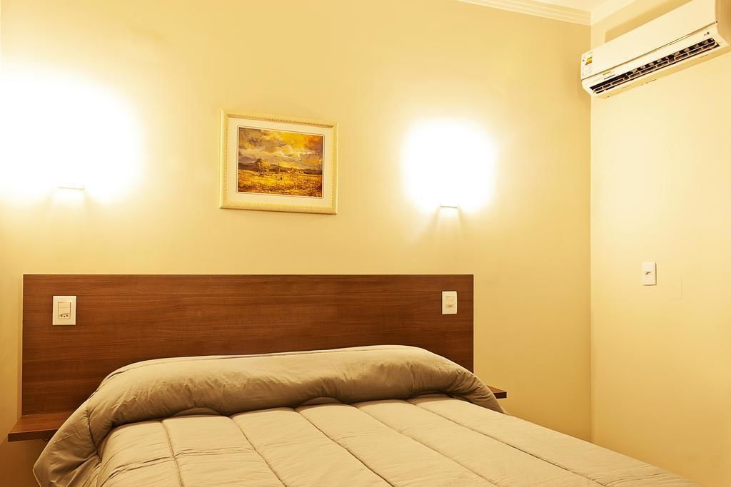 minibar, desk, soundproofing, iron/ironing board