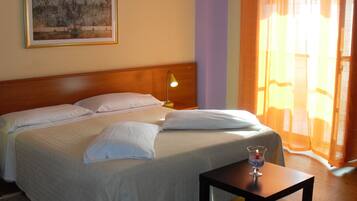 Chambre Double Ăconomique, rez-de-chaussĂ©e | Draps italiens Frette, matelas Select Comfort, minibar