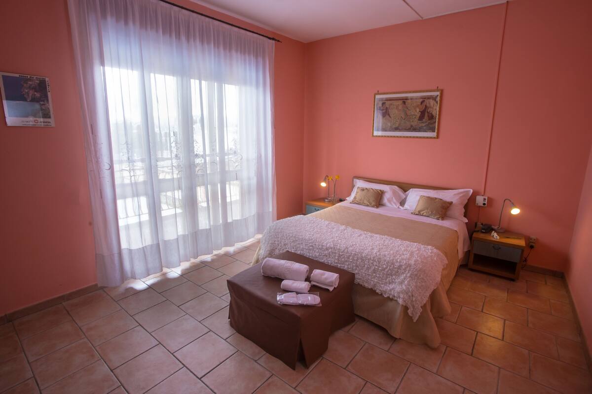 Standard Double or Twin Room | Frette Italian sheets, Select Comfort beds, minibar, in-room safe