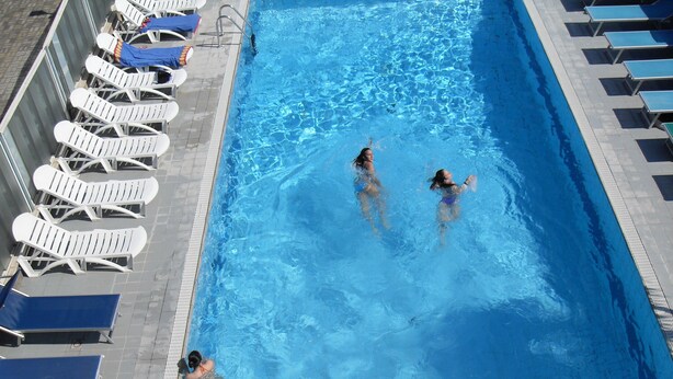 Seasonal outdoor pool, sun loungers - Hotel Pompei (Scafati)