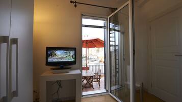 Quarto casal | Roupas de cama premium, escrivaninha, camas extras/dobráveis (sobretaxa)