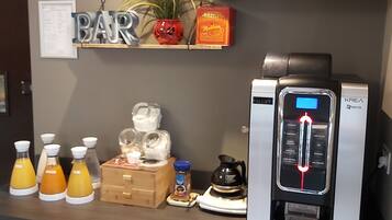 Päivittäinen buffetaamiainen (14.20 EUR per henkilö)