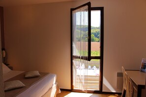 Chambre Quadruple Familiale, étage, côté piscine | Vue de la chambre