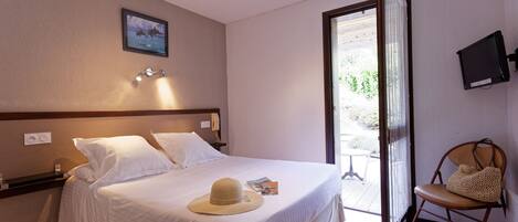 Double Room, ground floor, side laurel