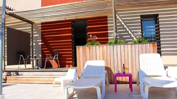 Quadruple Family Room, ground floor, pool side | View from room