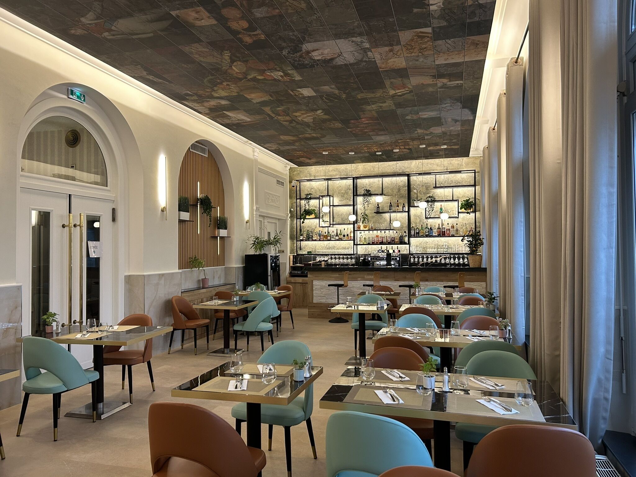 lunch and dinner served, french cuisine