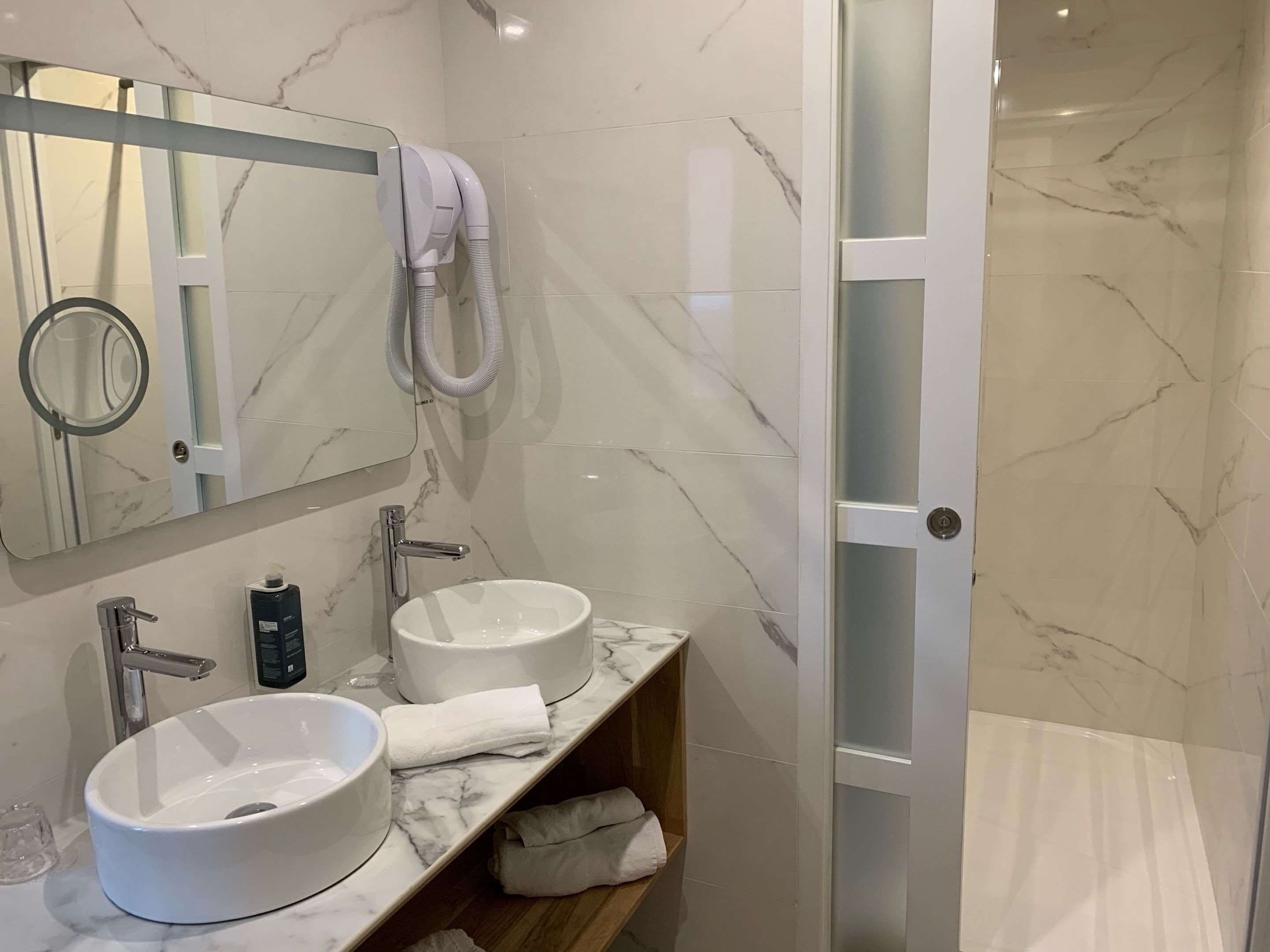 comfort room (1 or 2 persons) | free wifi