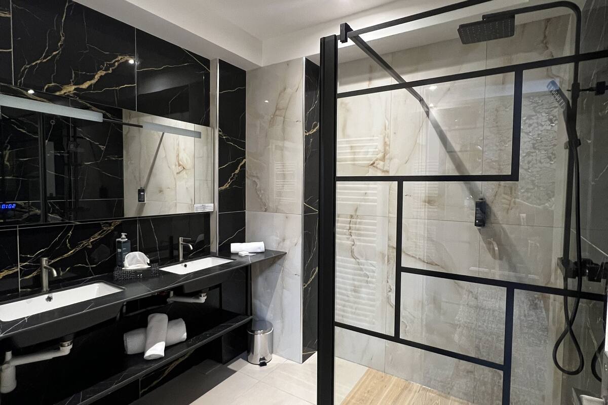 family room | bathroom | free toiletries, hair dryer, towels