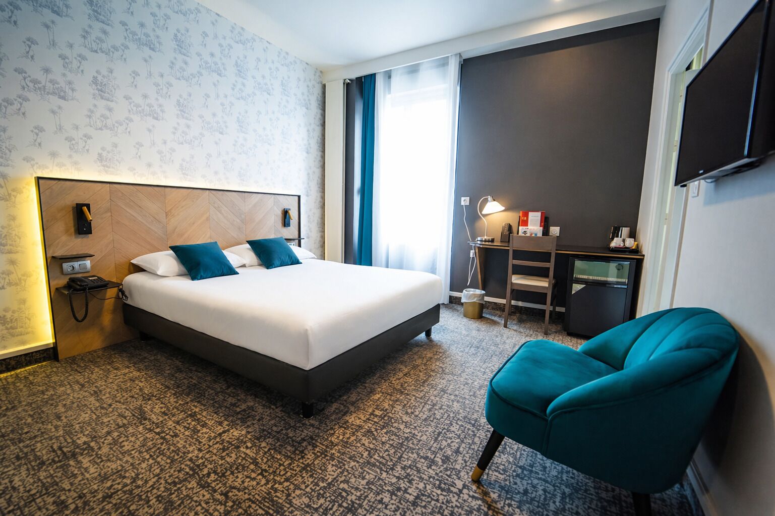 Superior Room, Bathtub (1 or 2 Persons)