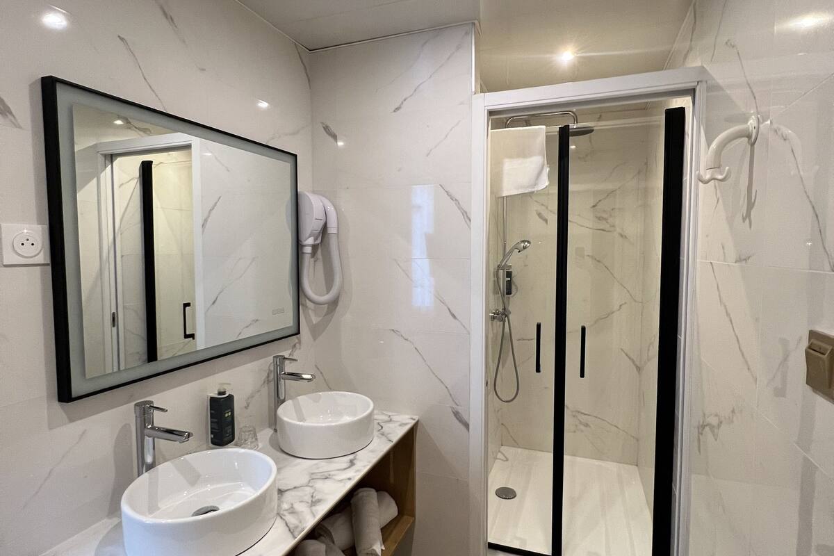 family room | bathroom | free toiletries, hair dryer, towels