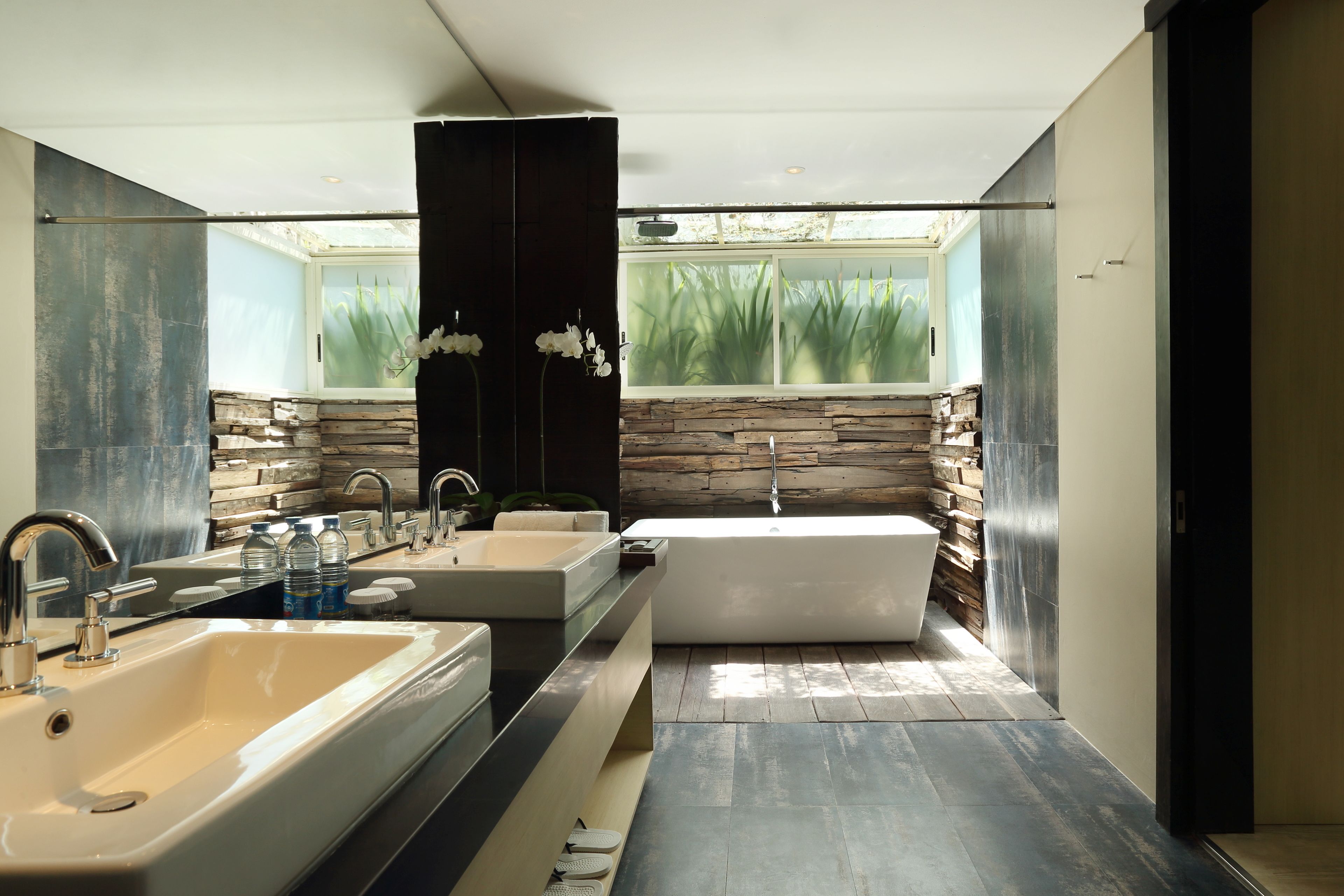 one bedroom suite | bathroom | free toiletries, hair dryer, towels