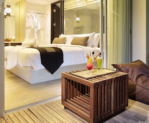 Pool Side Grand Deluxe Room | Premium bedding, minibar, in-room safe, desk