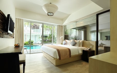 Pool Access Grand Deluxe Room | Premium bedding, minibar, in-room safe, desk