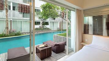 Grand Premier with Pool Access | Vistas desde la habitación