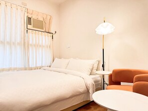 Kahden hengen standard-huone | Ylelliset vuodevaatteet, untuvapeitot, yksilöllisesti sisustettu