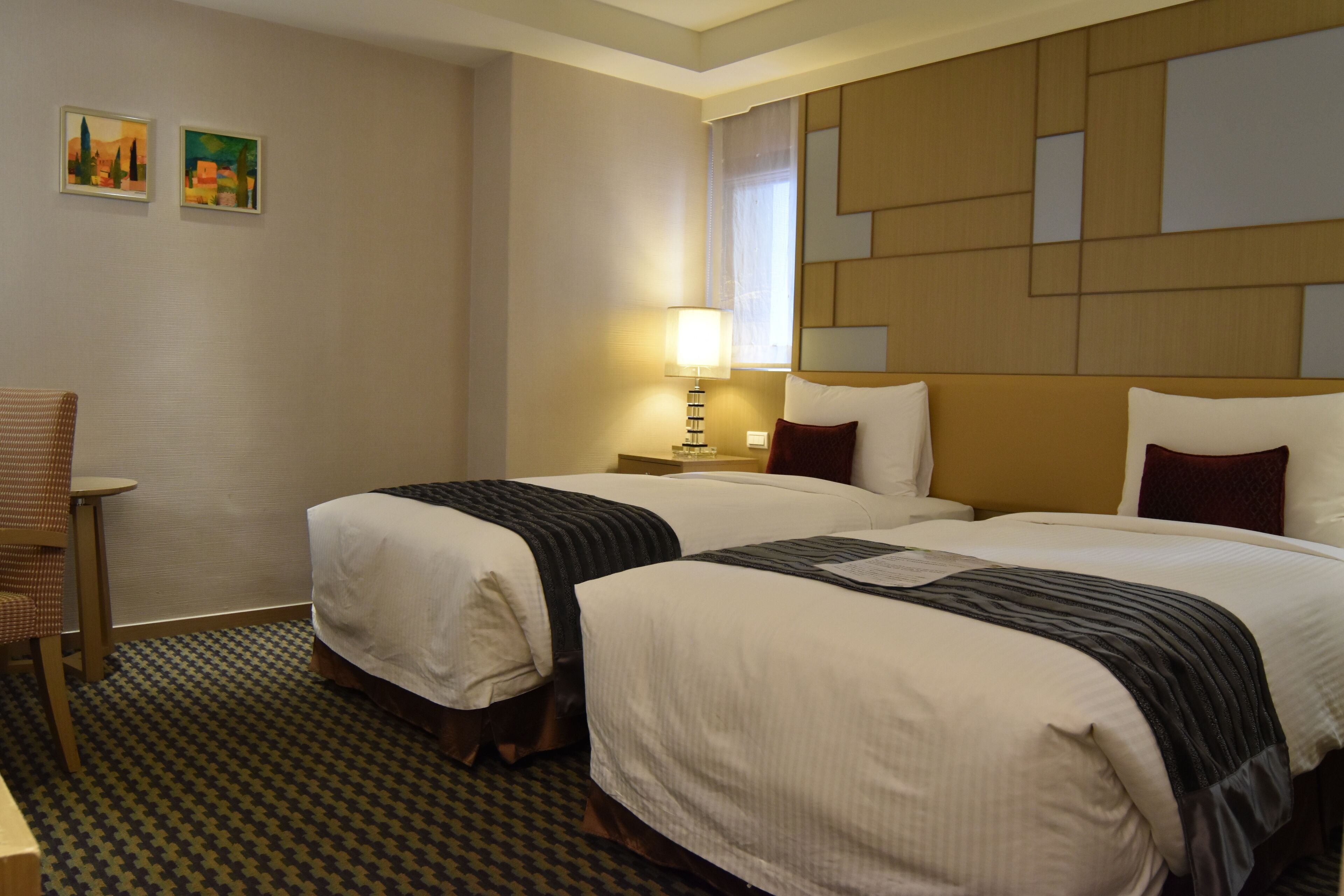 deluxe twin room, 2 single beds | 1 bedroom, premium bedding, down duvets, minibar