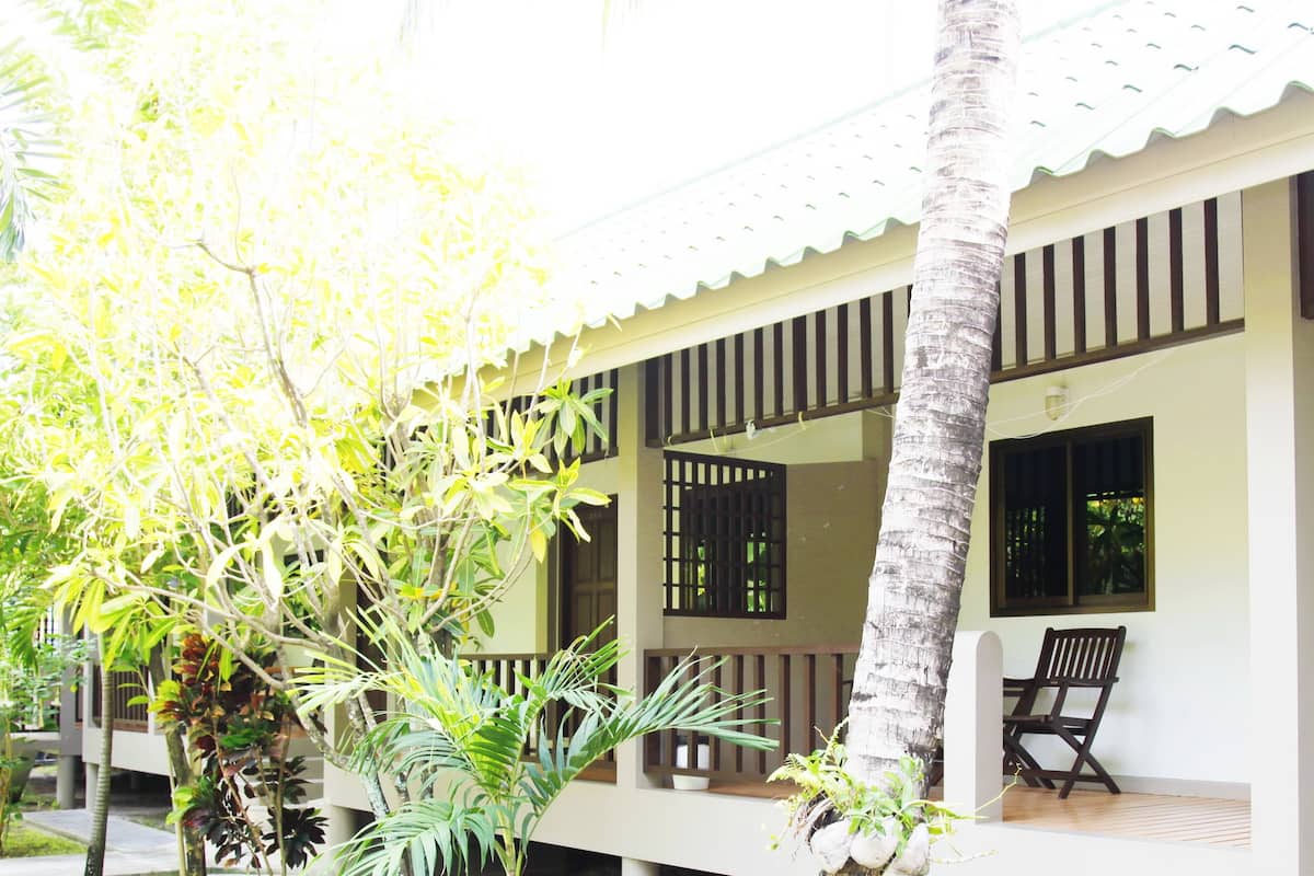 Standard Room, 1 Double Bed | 1 bedroom, in-room safe, free WiFi
