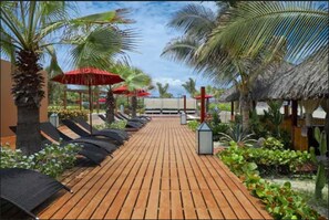 Sundeck - Royal Decameron Punta Sal (Canoas de Punta Sal)