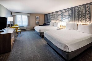 Standard Queen - Includes Six Entire Park Passes | Pillow-top beds, iron/ironing board, free WiFi, bed sheets - Cape Cod Family Resort and Parks (West Yarmouth)