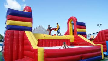 Children’s play area – outdoor