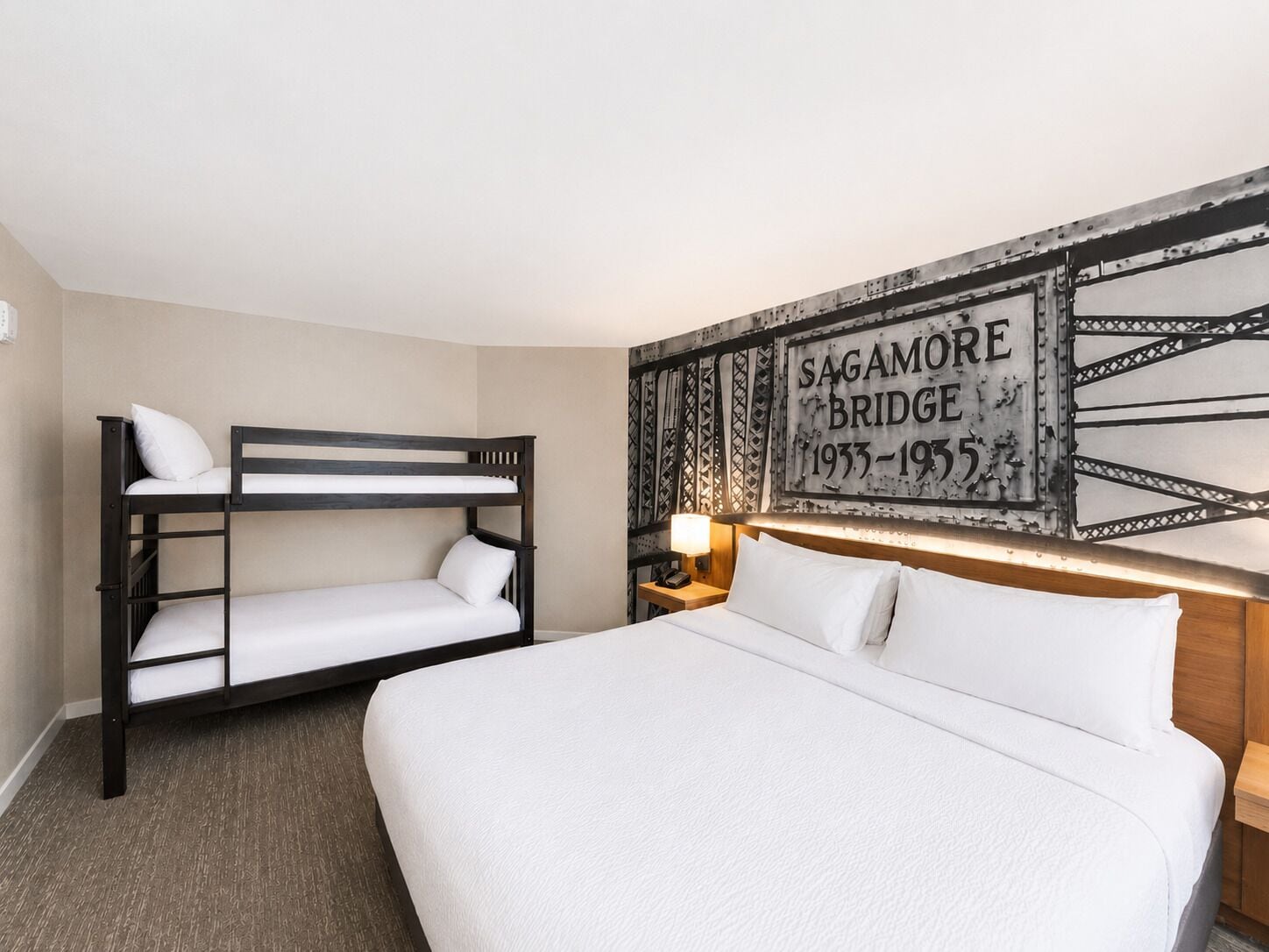 Two Bedroom King Bunkbed Suite @ 476 Main St - Includes Eight Entire Park Passes