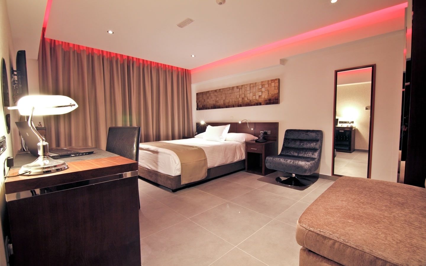 egyptian cotton sheets, premium bedding, memory-foam beds, in-room safe