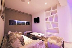 Lobby sitting area - Achilleos City Hotel (Larnaca)