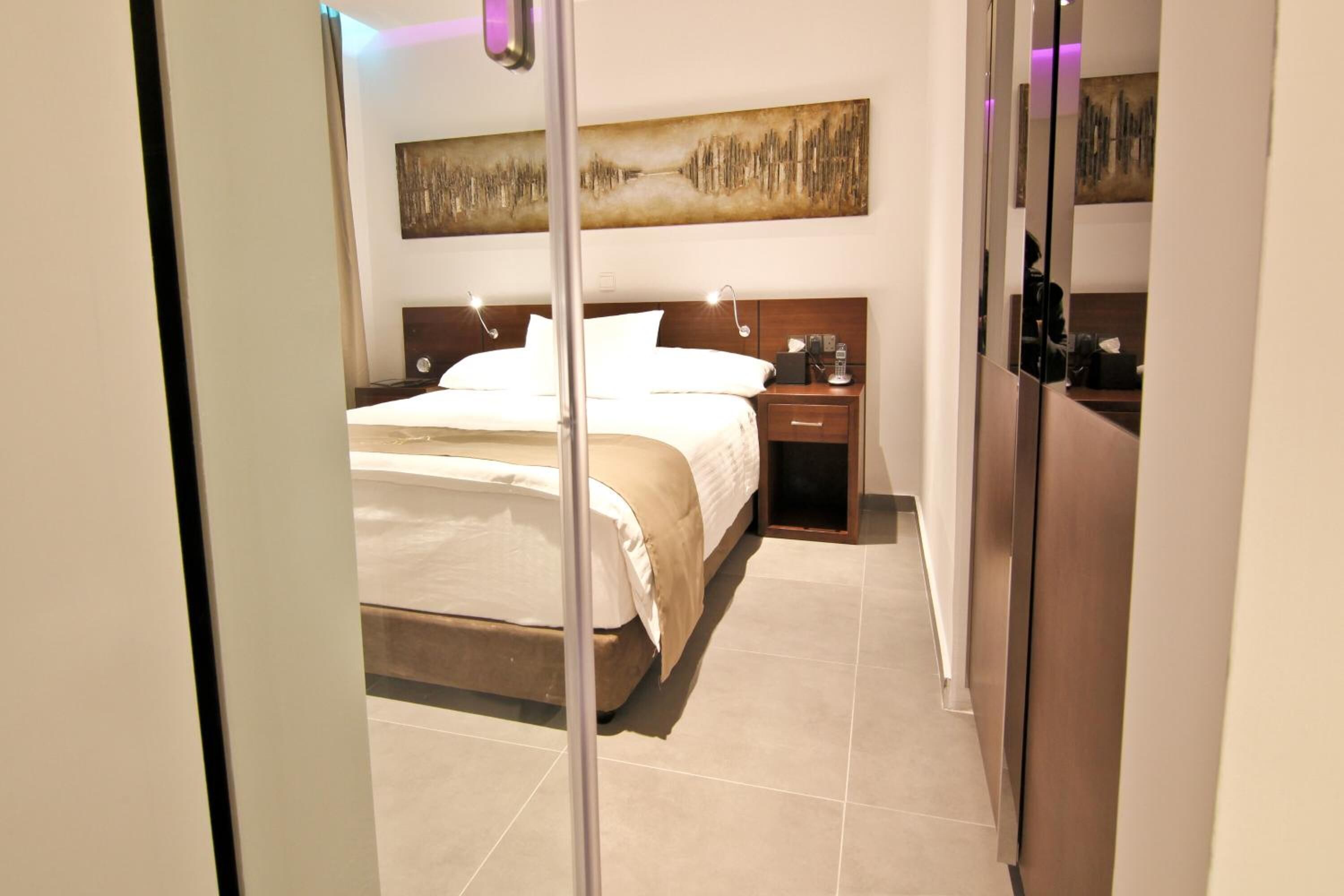 Photo - Achilleos City Hotel