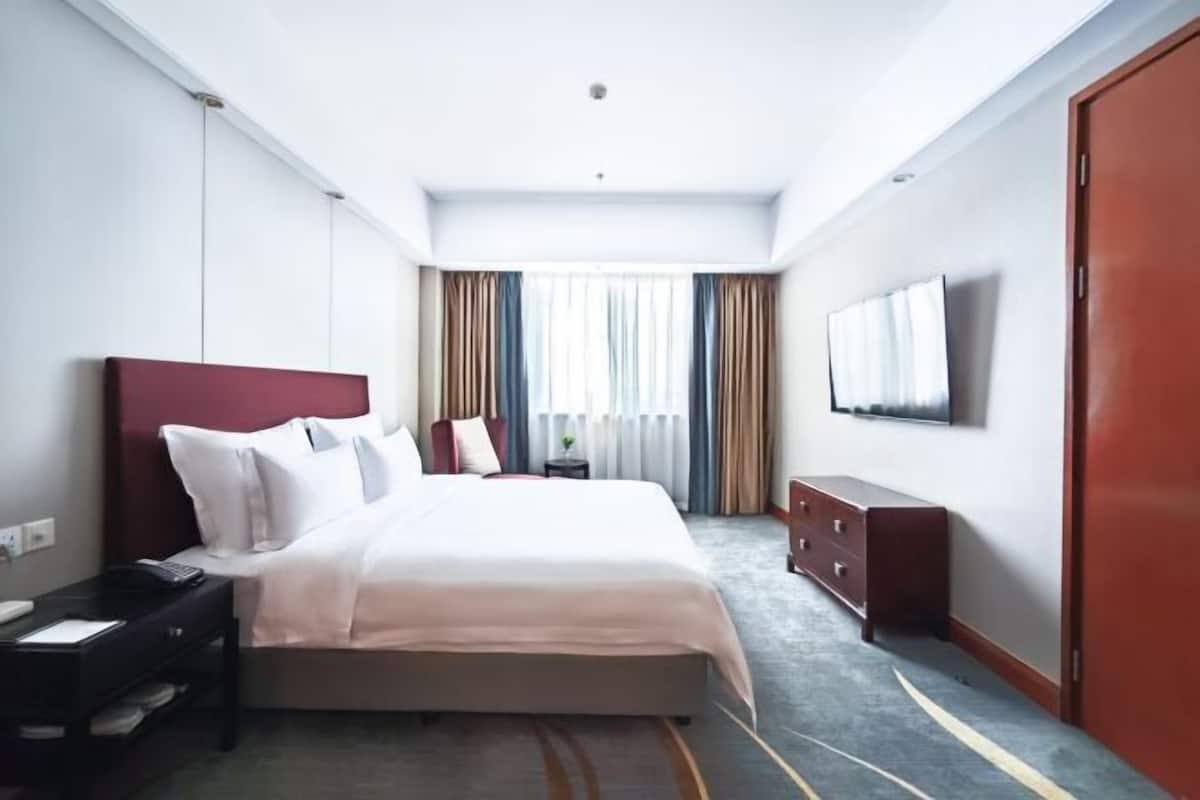 Caja de seguridad en la habitación y escritorio