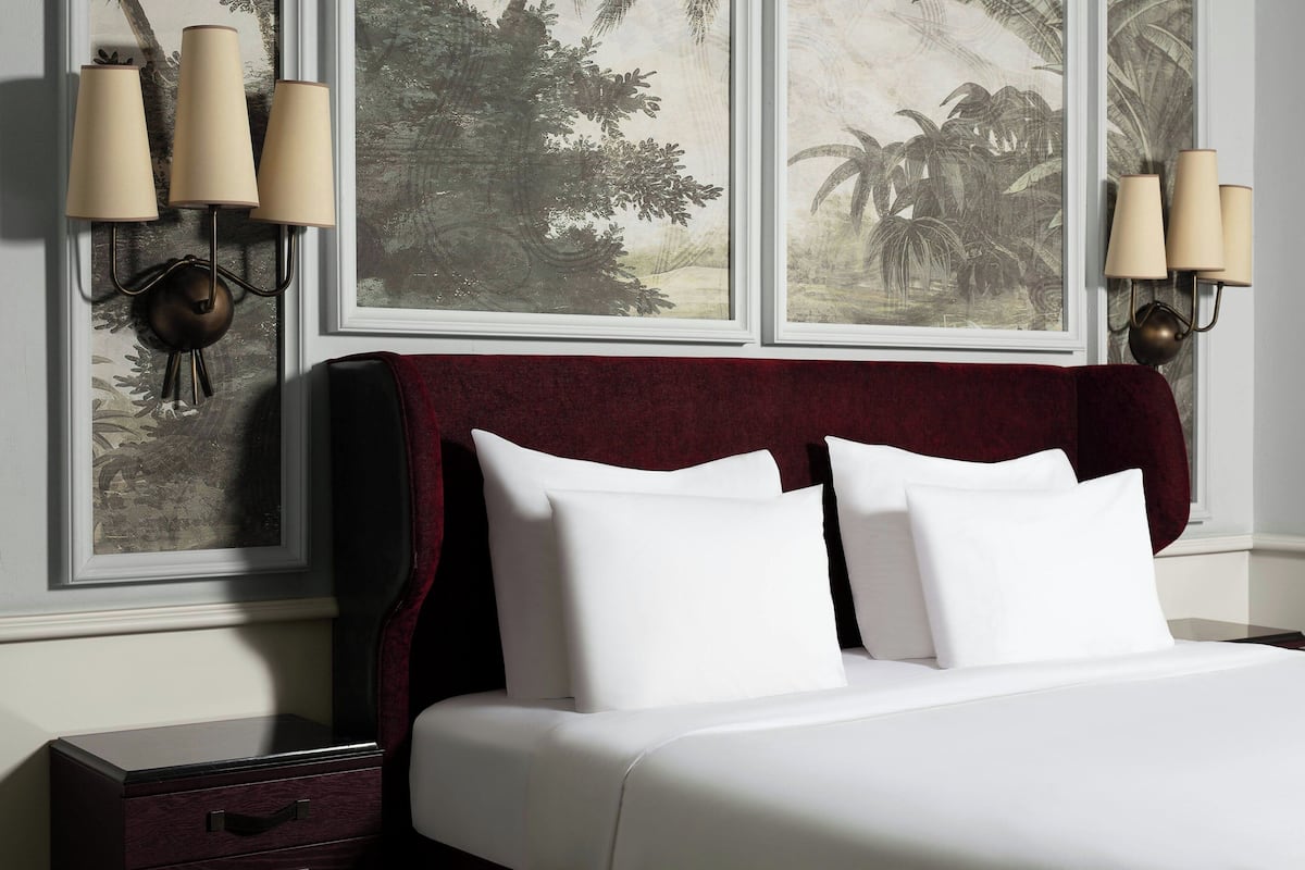 1 bedroom, premium bedding, down comforters, pillowtop beds
