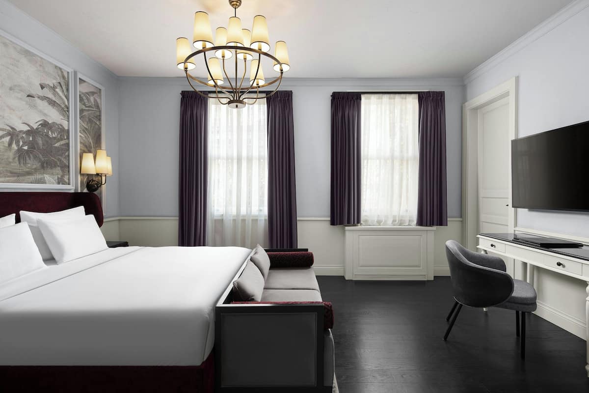 Deluxe Room, 1 King Bed, Non Smoking