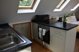 Studio, Ensuite | Shared kitchen